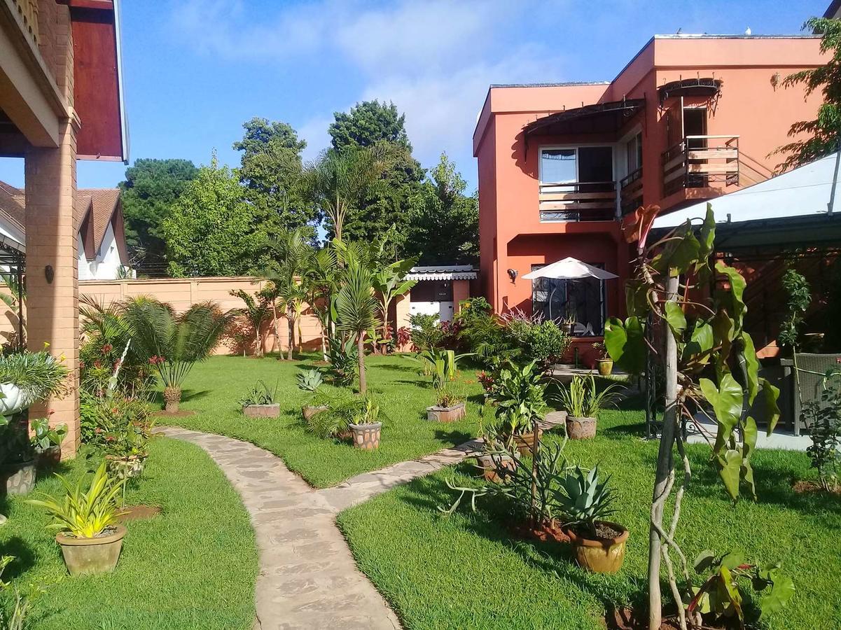 Green Palace Hotel Ivato  Exterior photo