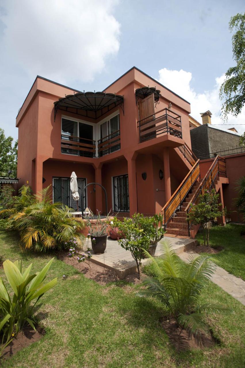 Green Palace Hotel Ivato  Exterior photo