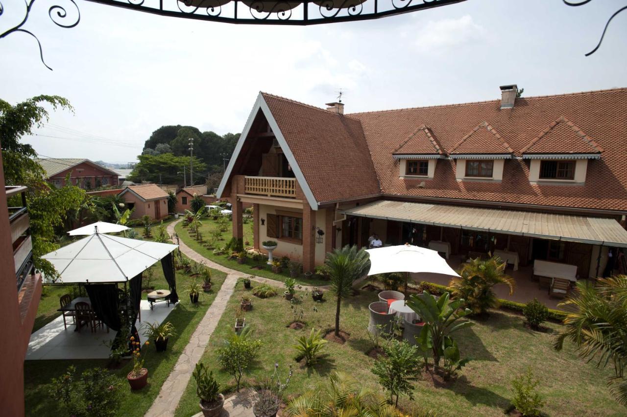 Green Palace Hotel Ivato  Exterior photo